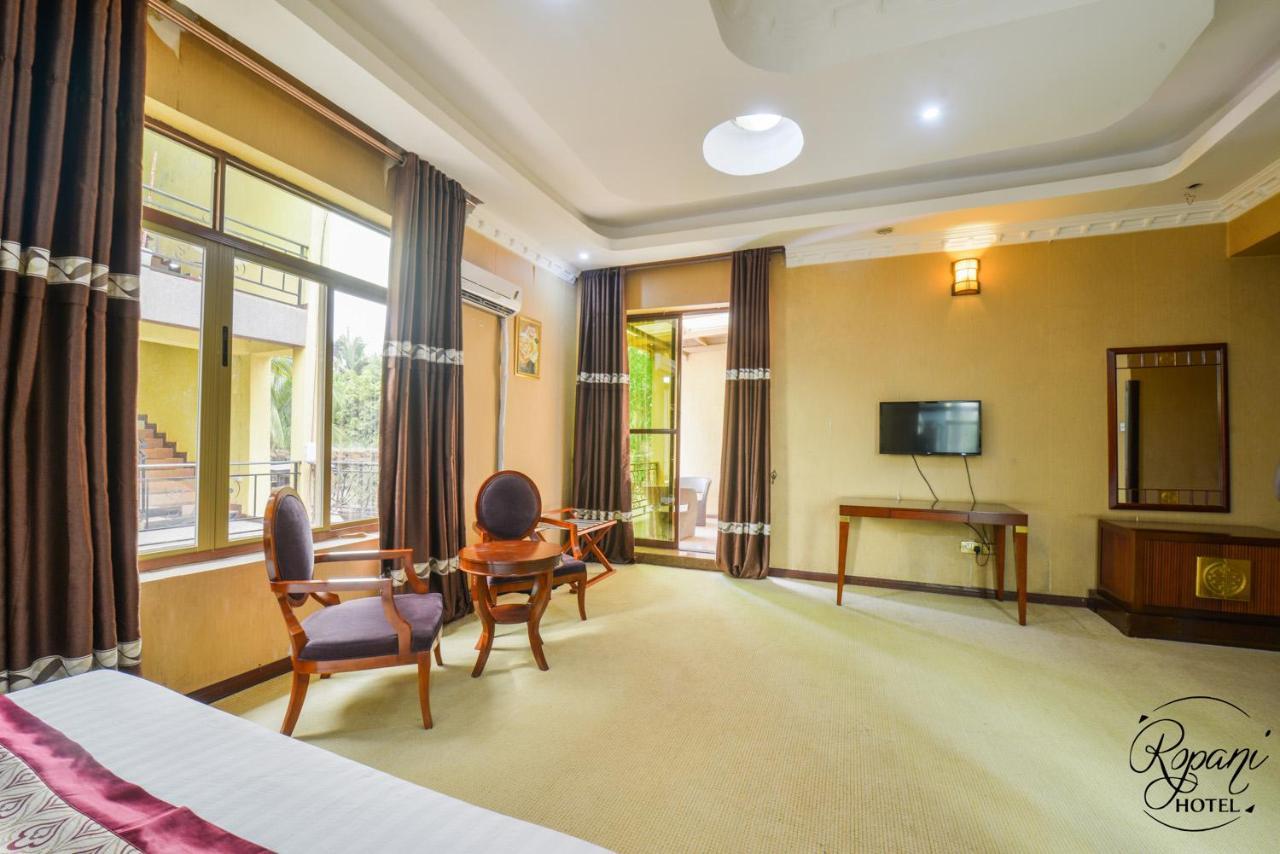 Ropani Hotel Kitende 외부 사진