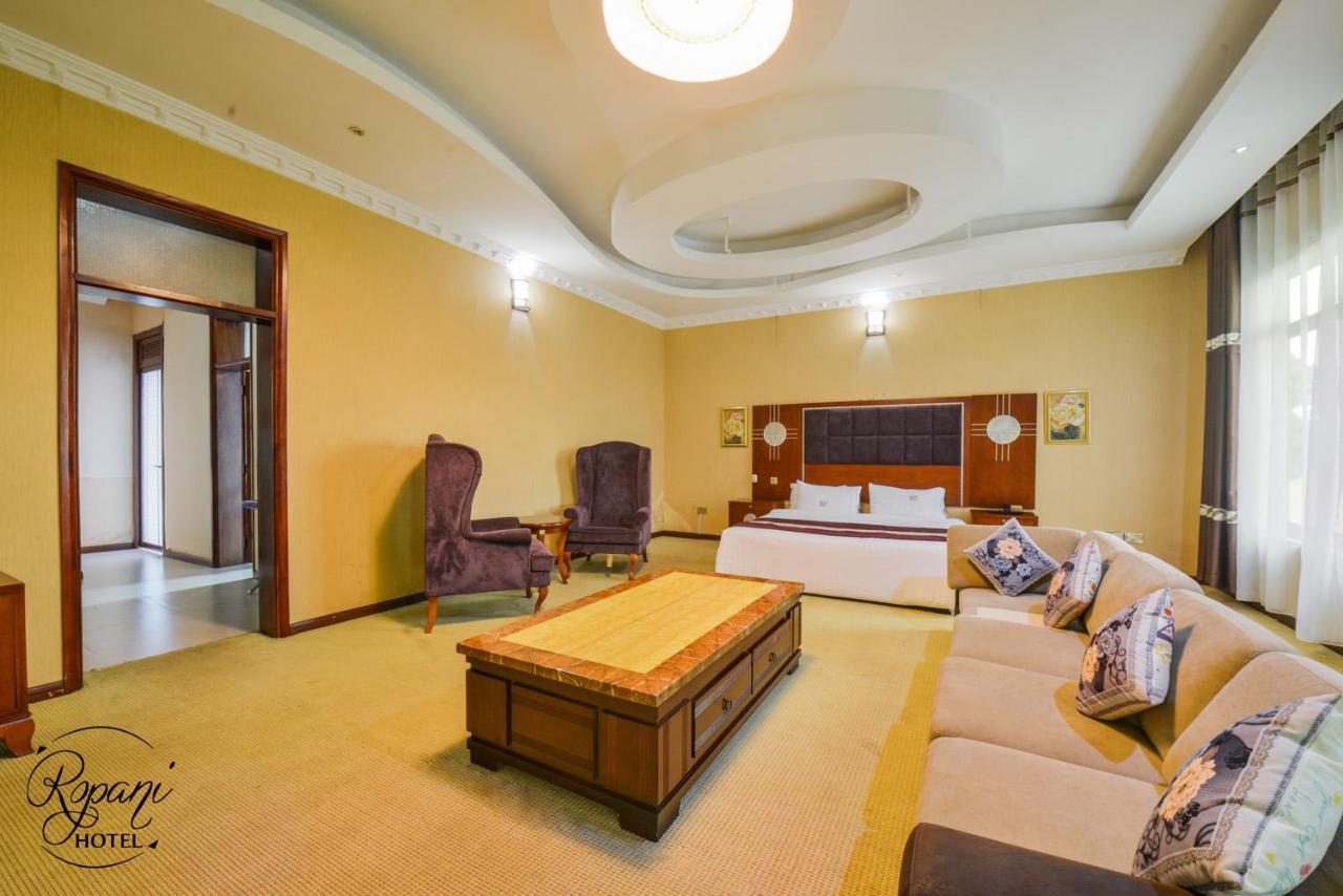 Ropani Hotel Kitende 외부 사진