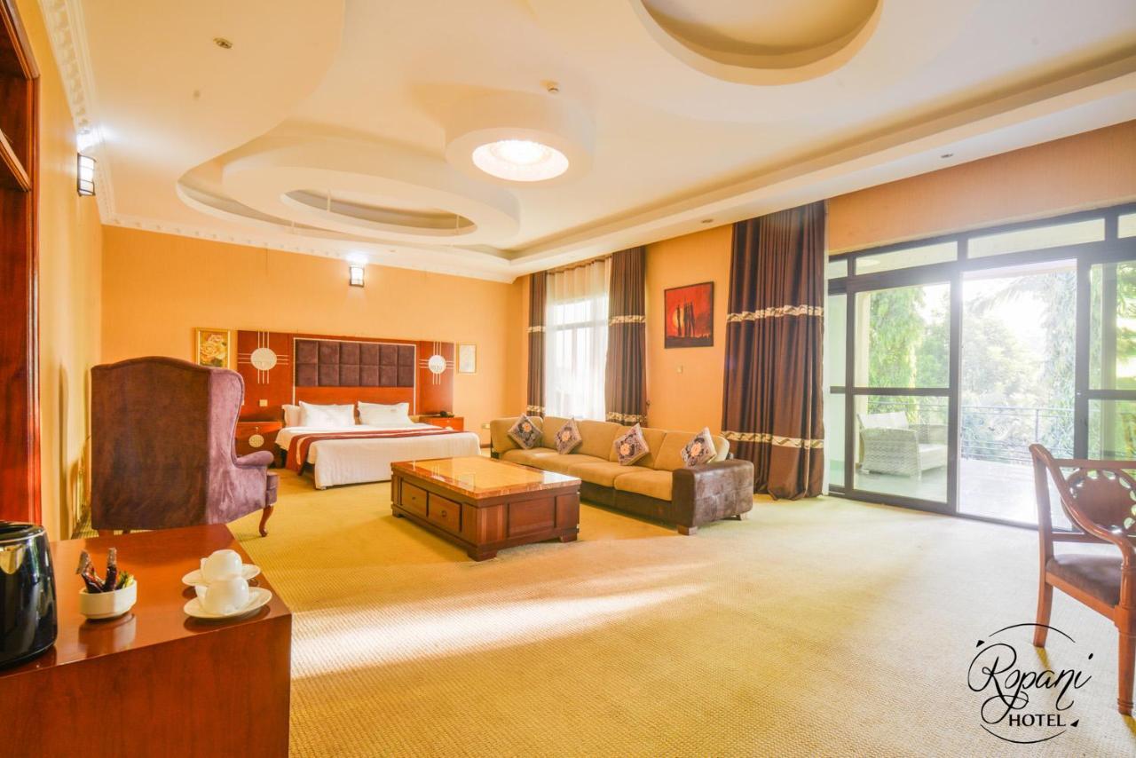 Ropani Hotel Kitende 외부 사진