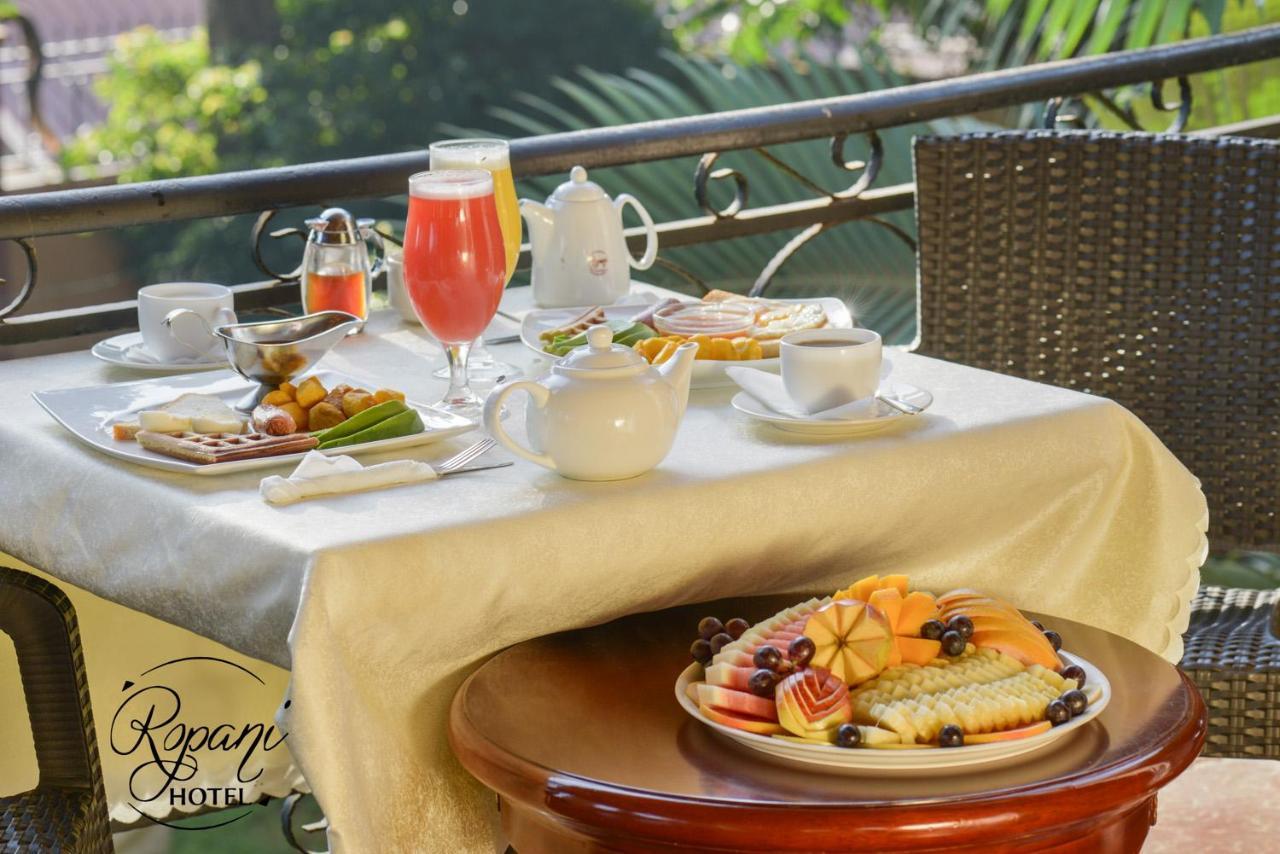 Ropani Hotel Kitende 외부 사진